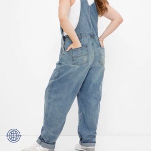 Gap 90’s slouchy overalls